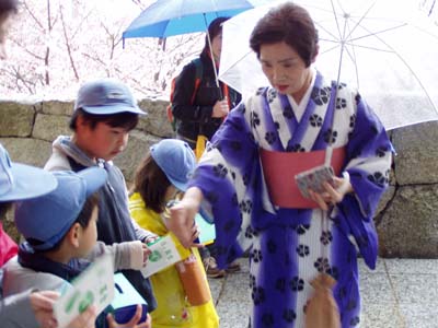 桜の下で [4/4] p4041183