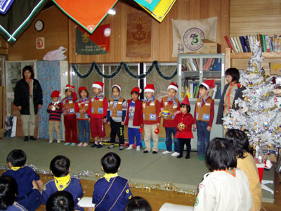 プレゼントはな～に? [1/8] pc180036