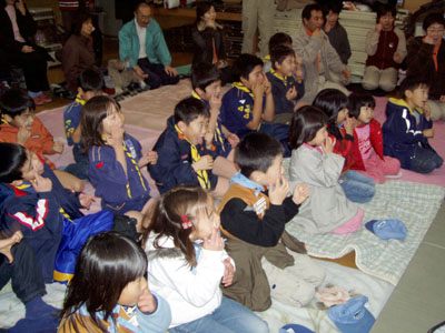 プレゼントはな～に? [1/4] pc170035