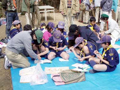 隊集会 ～ロープワーク パネル作り [2/5] p3210965