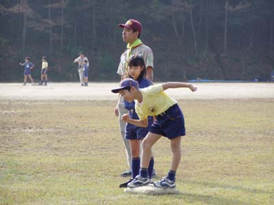 地区カブスカウト ～キックベース大会 [3/9] pb160055