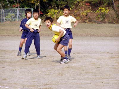 地区カブスカウト ～キックベース大会 [7/9] pb160075
