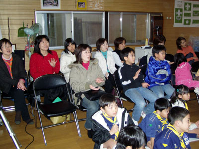 隊集会 ～ クリスマス会 [2/9] pc180046