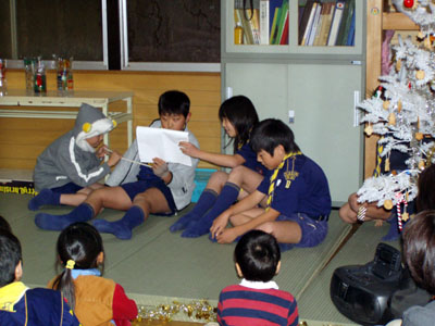 隊集会 ～ クリスマス会 [5/9] pc180064