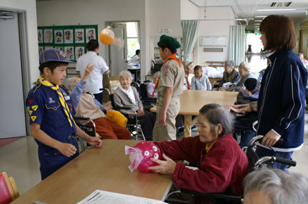 老人保健施設慰問 [4/6] pict0704
