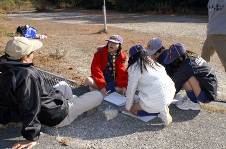 組集会(クリスマス会スタンツ練習) [5/5] pict7337