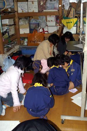 組集会(クリスマス会準備) [4/4] pict0466