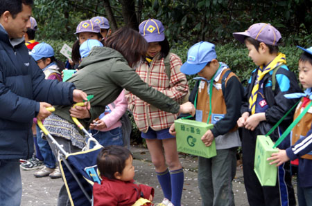 組集会(緑の羽根募金・ショートハイク) [2/5] pict1380