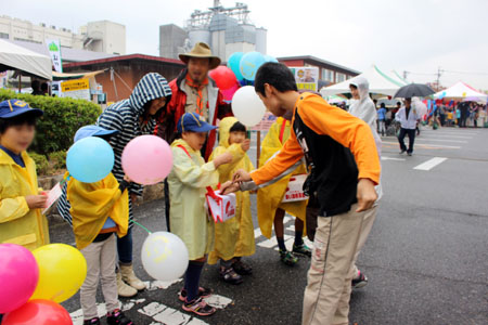 赤い羽根募金・市民まつり [2/4] img_2384