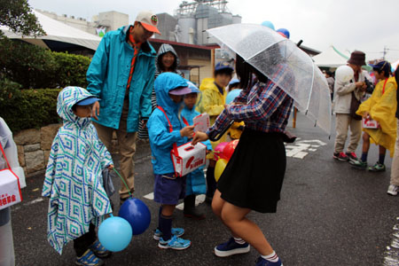 赤い羽根募金・市民まつり [3/4] img_2385