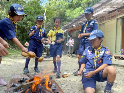 五色園周辺ハイキング、非常食を食べてみよう [4/4] line_88742281588386