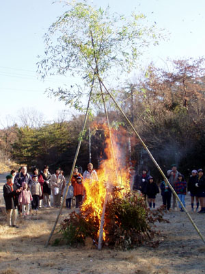 左義長、餅つき [2/4] p1080020
