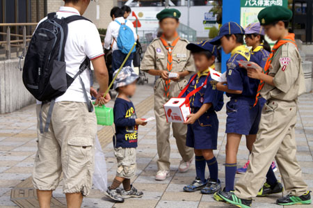 赤い羽根募金 [2/3] pict4999