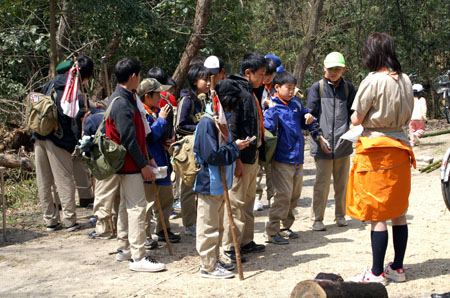 班集会 (シロクマ、トナカイ、ワシ班) [1/3] p060409_02