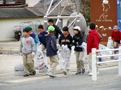 清掃奉仕 [3/4] pc040028