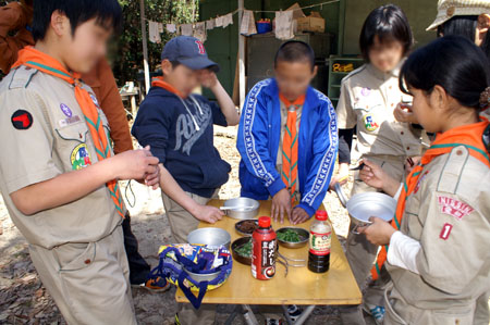 班集会(サバイバル料理) [1/2] pict2923