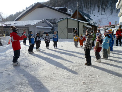 団行事(スキー訓練) [1/4] p1260219