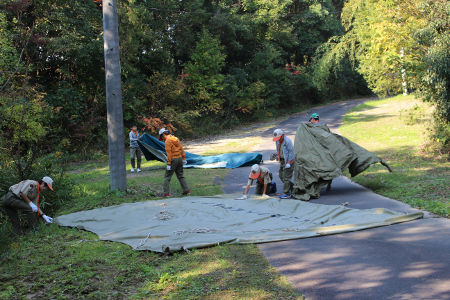 班集会(テント片付け・ロープ結び) [2/3] img_9498