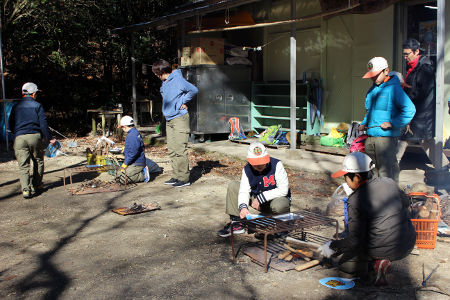 班集会(火起こし) [3/4] img_9957