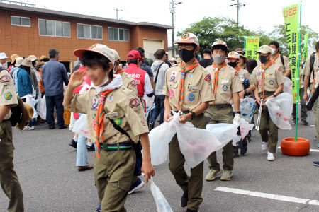 地域奉仕(ゴミゼロ運動・班会議) [1/3] img_4084